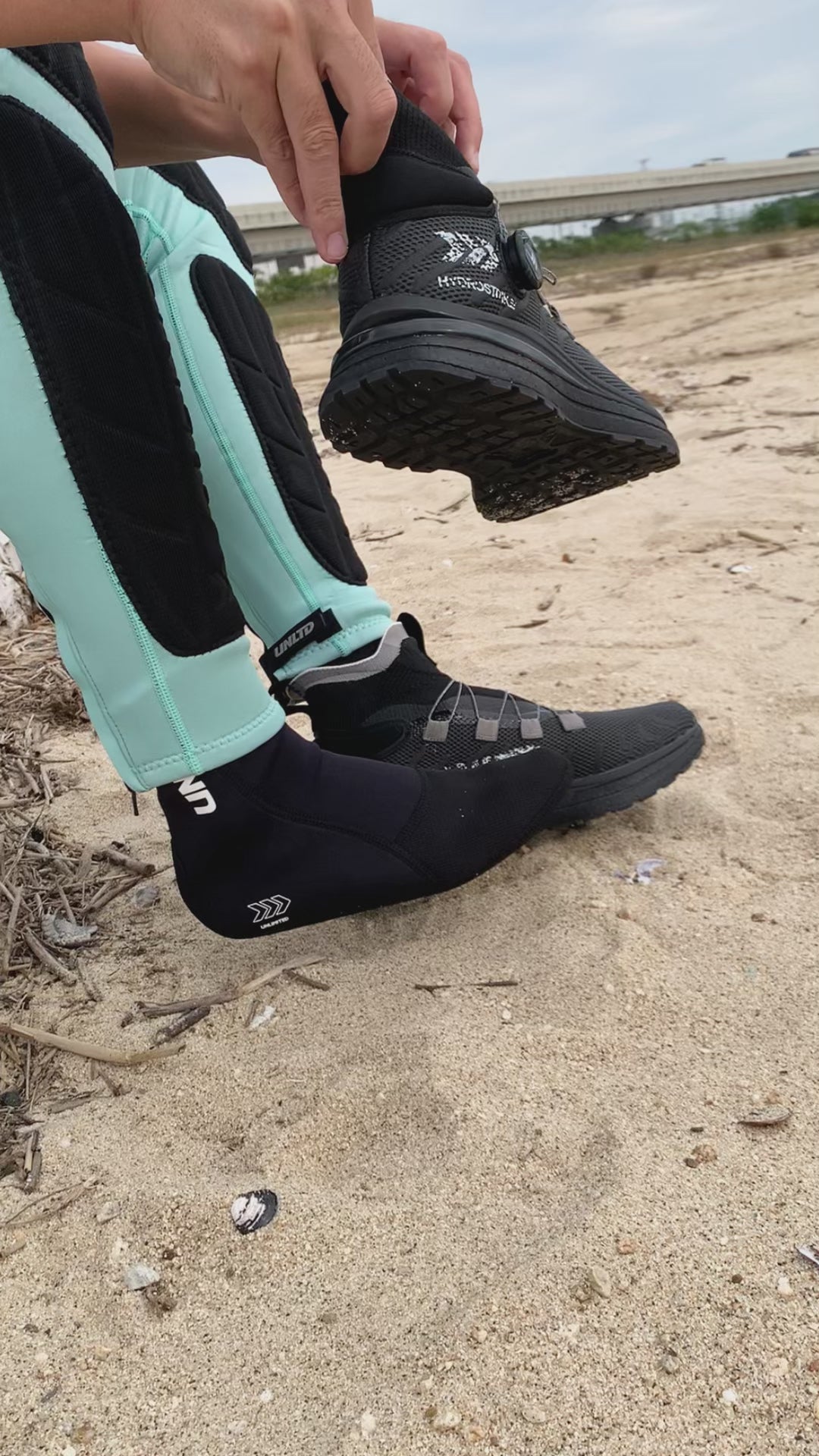 Cargar vídeo: Botas de hidrostrike de dial-lock