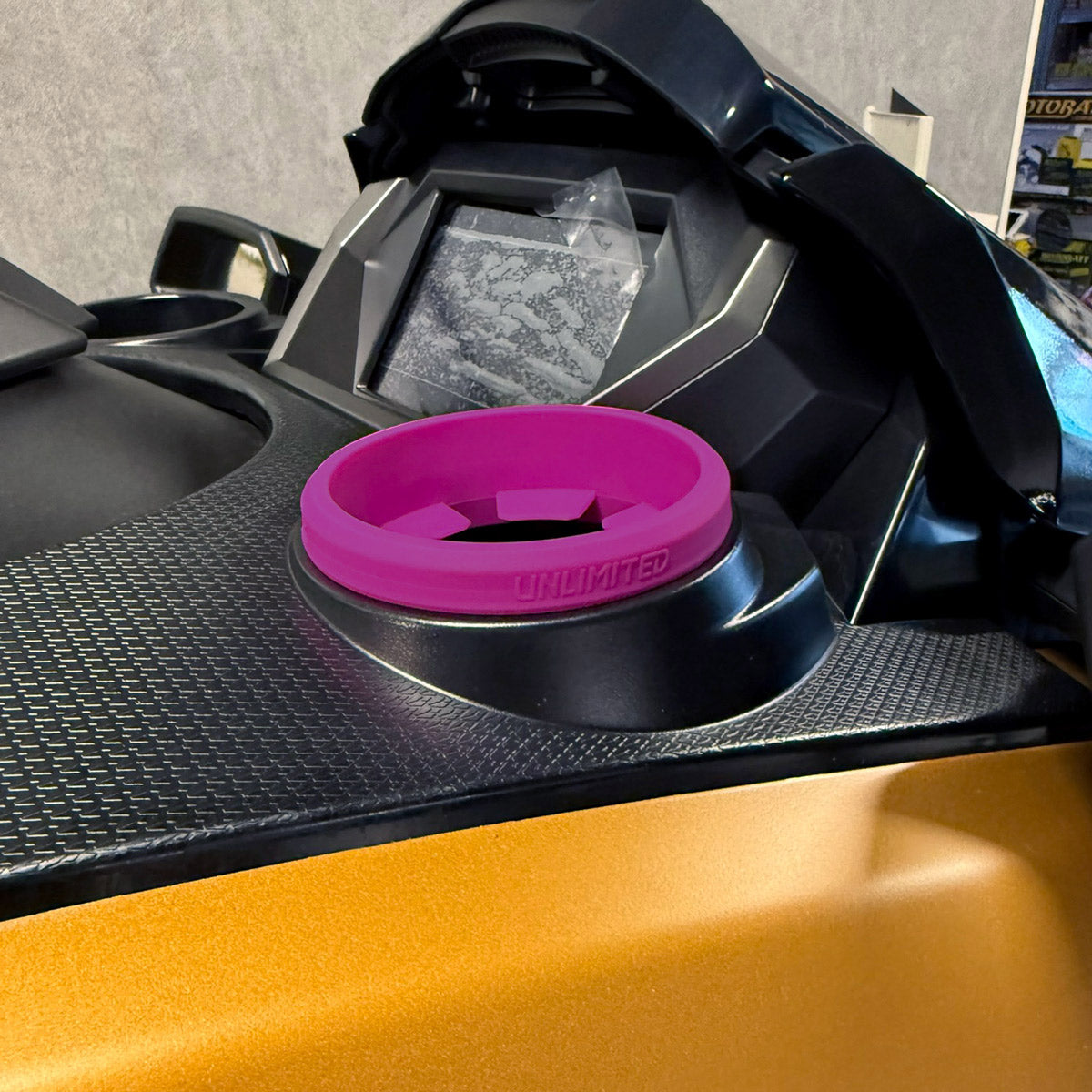 حامل الأكواب <tc>Yamaha</tc> سلسلة FX (2019~)، حامل أكواب LinQ OEM من BRP