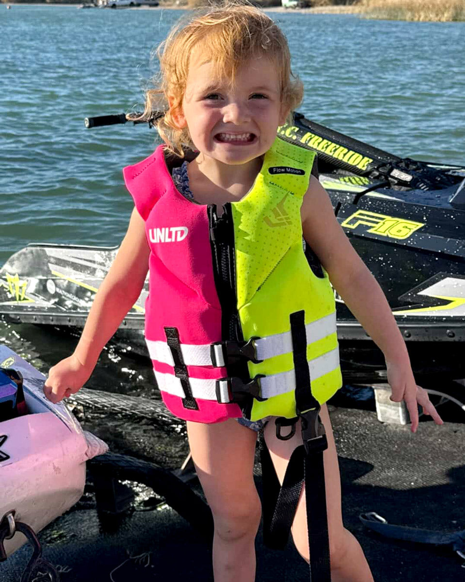 سترة نجاة للأطفال الجدد