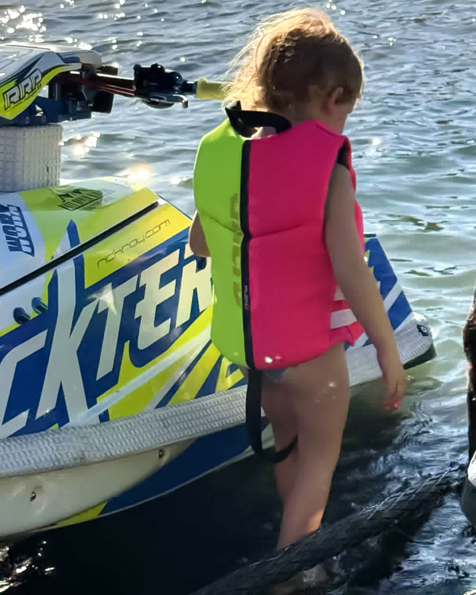 سترة نجاة للأطفال الجدد