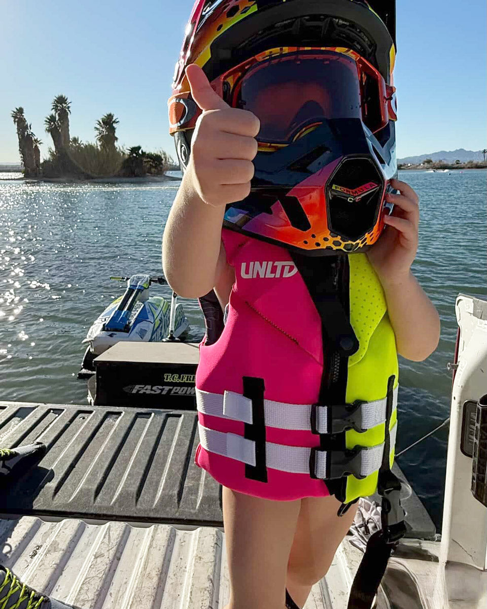 سترة نجاة للأطفال الجدد