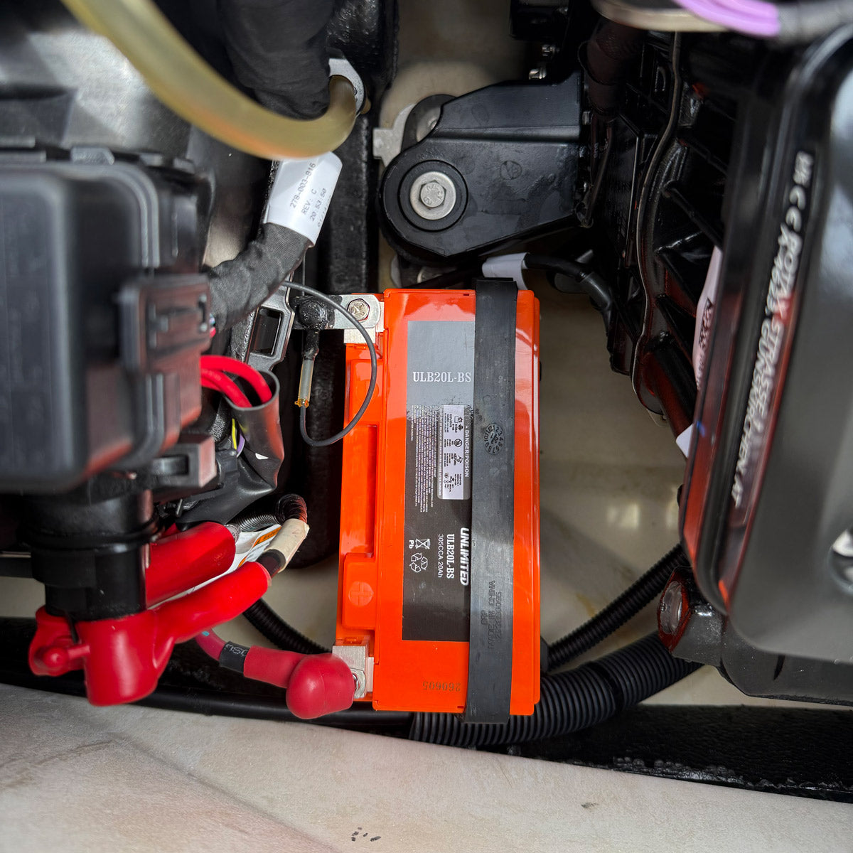 AGM PERFORMANCE BATTERY ULB20L-BS