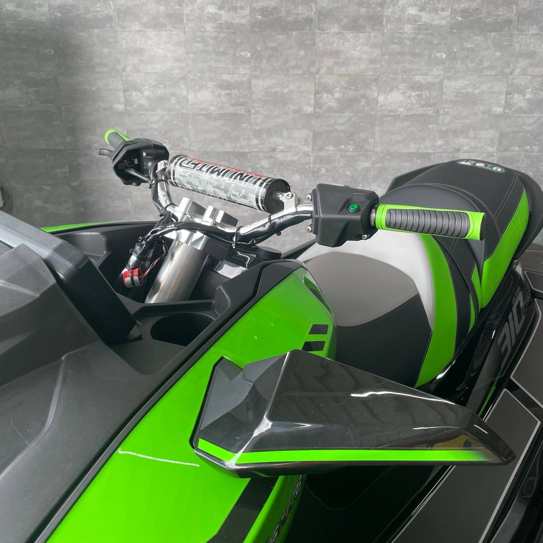 Low-Down Handle Mount Kit for STX 160 / ULTRA Series